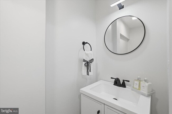 Building Photo - 9500 Windbeat Way