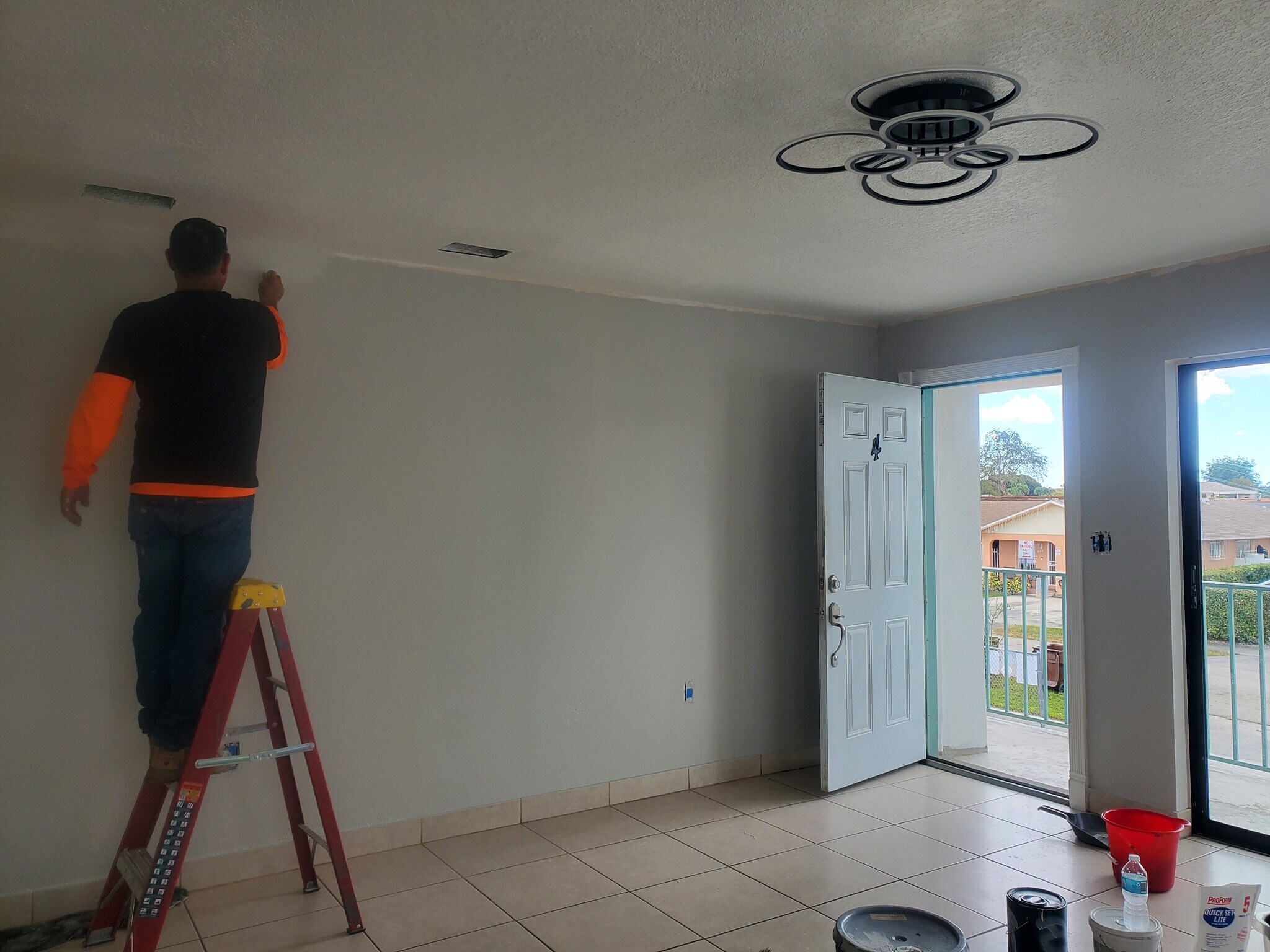 Building Photo - 145 W 43rd St