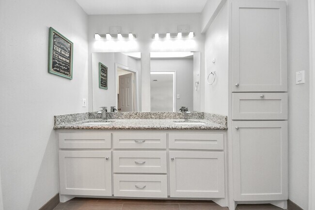 Building Photo - 2468 Bering Dr