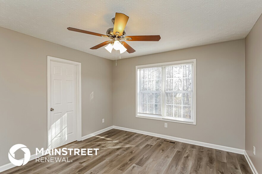 Building Photo - 3957 Edgebrook Dr