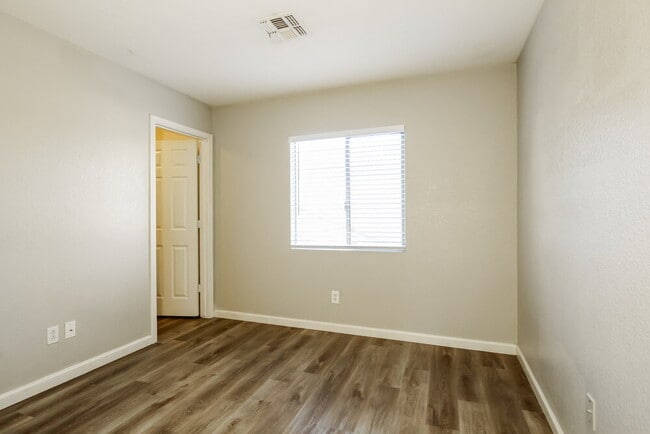 Building Photo - 8345 W Hughes Dr