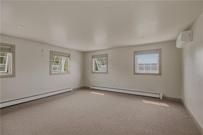 Building Photo - 132 Evarts St