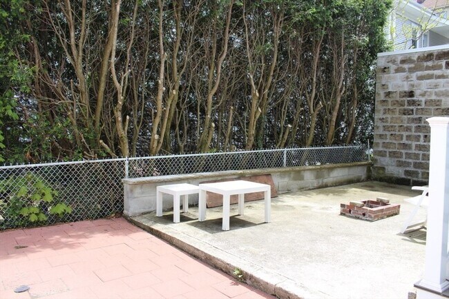 Building Photo - 139 Langdon Ave