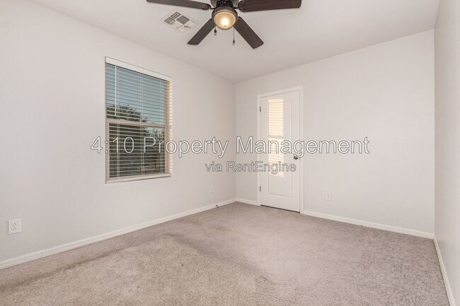 Building Photo - 142 W Impala Dr