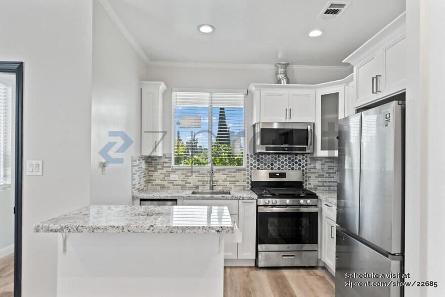 Building Photo - 1419 Flickinger Ave