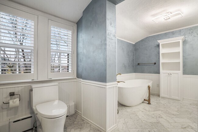 Building Photo - 28 Exmoor Rd