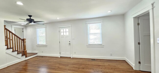 Building Photo - 707 Pegram Ln