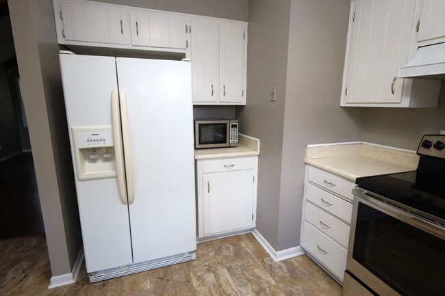Building Photo - 3905 Danube Cir