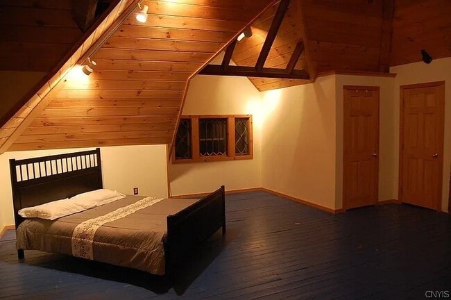 Building Photo - 312 Allen St