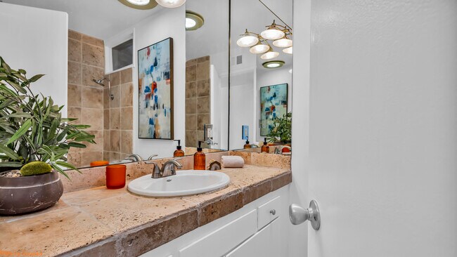 Building Photo - 14 Gary Cir