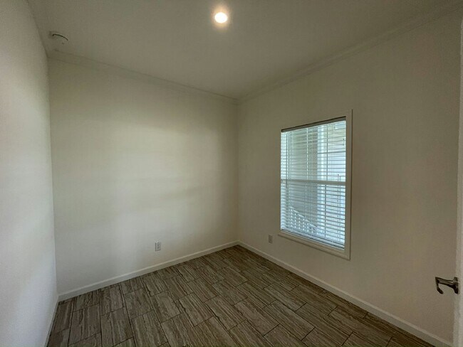 Building Photo - 34866 Silver King Dr