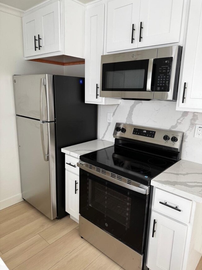 Building Photo - 1133 Paloma Ave