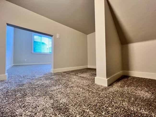 Building Photo - Beautiful Home in Meridian! Solar Power and Landscaping included.