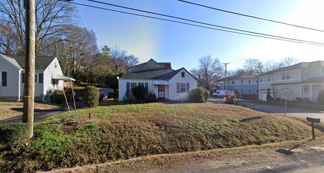 Building Photo - 2818 Vaulx Ln