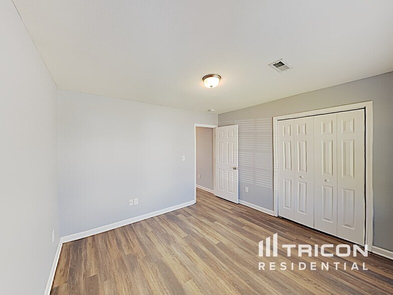 Building Photo - 1130 Waverly Pl Dr