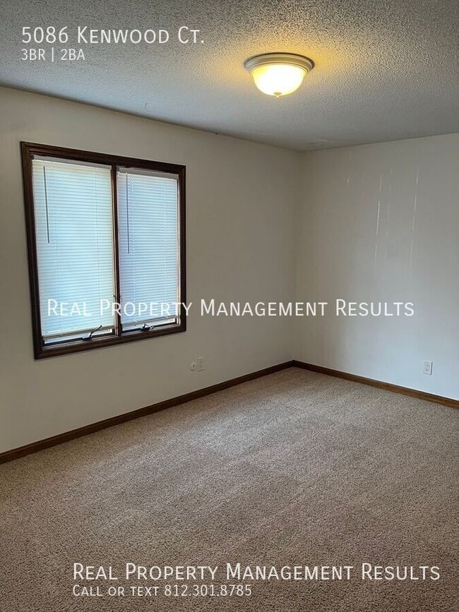 Building Photo - 5086 Kenwood Ct