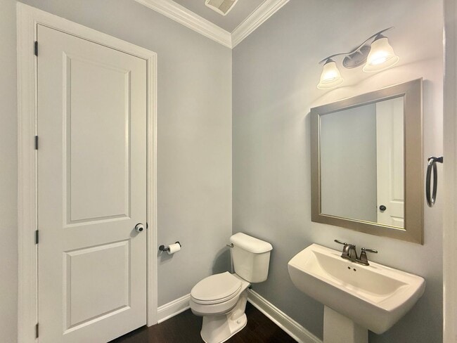Building Photo - Modern, Luxurious 3BD, 2.5BA Cary Home with Solar Panels & Detached 2-Car Garage with EV Charger ...