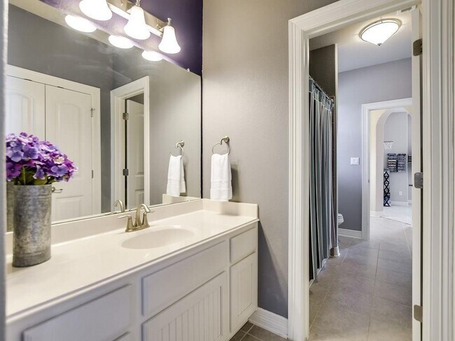 Building Photo - 207 Crosswind Ct