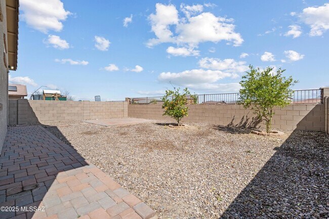 Building Photo - 12366 N Cervelli Ave