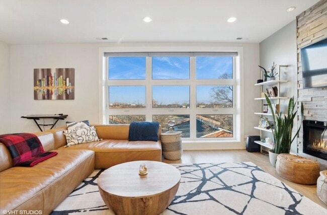 Building Photo - 1209 E 46th St