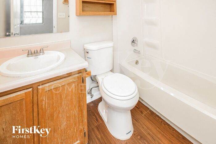 Building Photo - 5759 Pemberly Dr