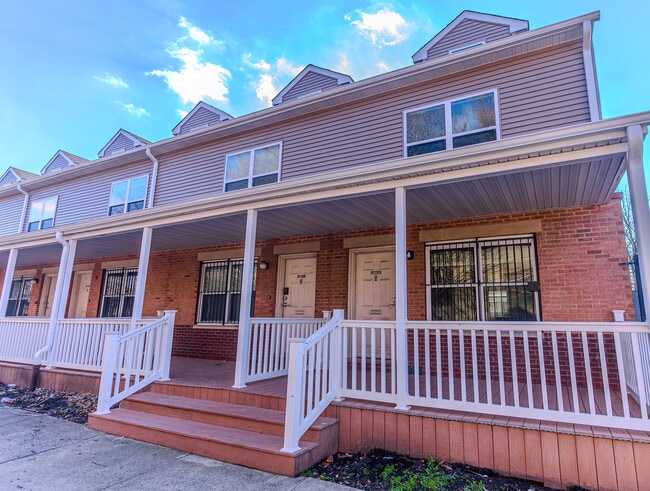 Building Photo - Sharswood Townhouses III
