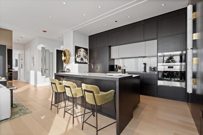 Building Photo - 14 W Superior St