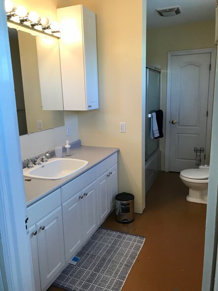 Building Photo - 3284 Dawson Street