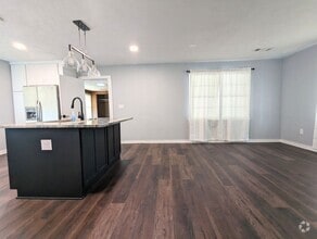 Building Photo - Available Now! Cute home in AR!