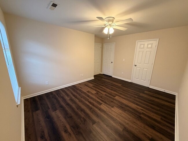 Building Photo - 110-112 Lyons Dr NW