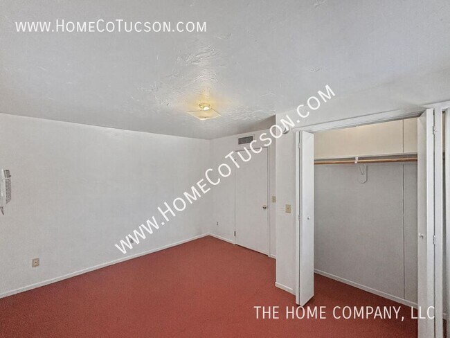 Building Photo - 1733 E Adelaide Dr