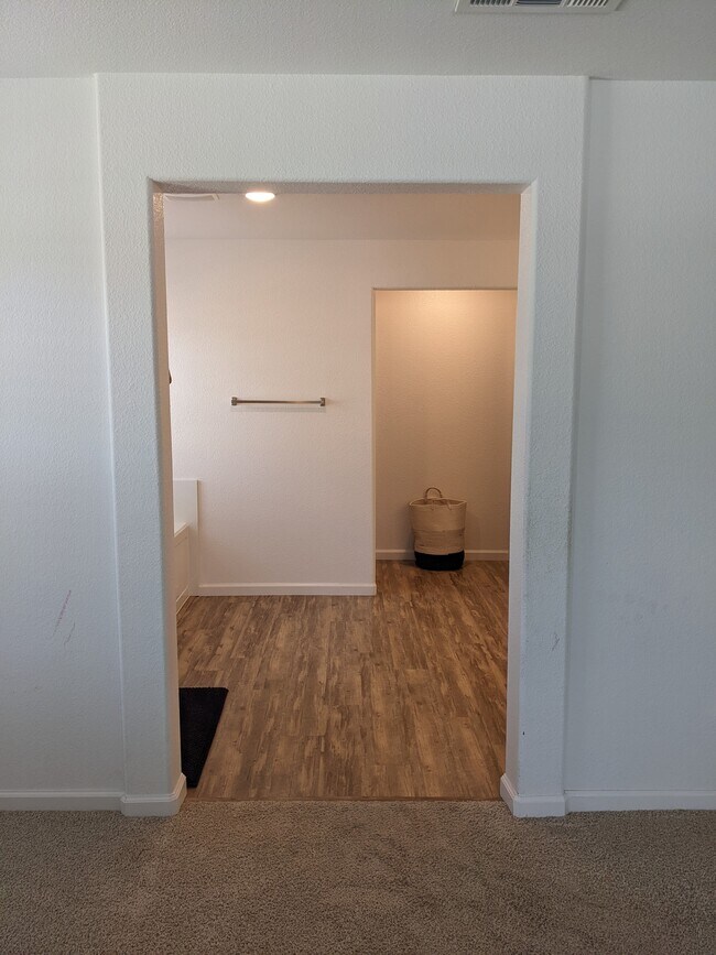 Building Photo - 237 Willows Quest Dr