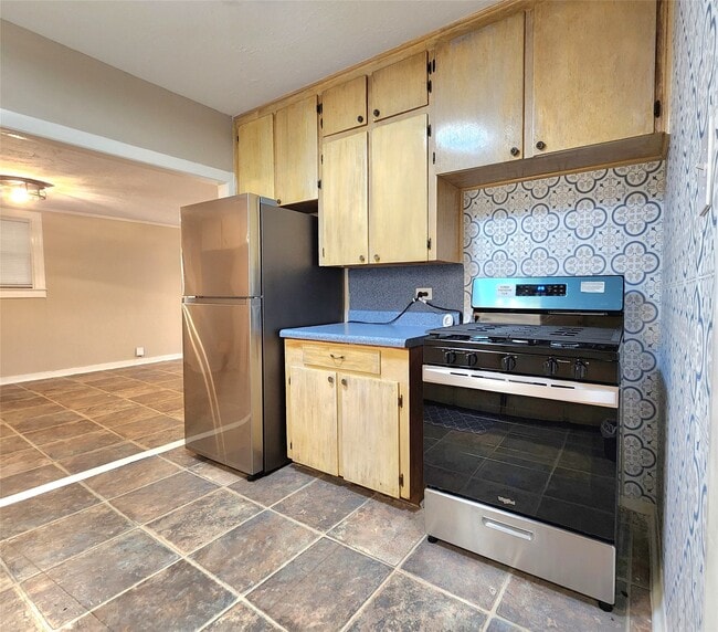 Building Photo - 6306 Stillman St