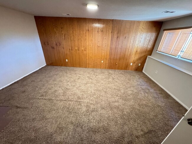 Building Photo - Lovely home in the Villas Community - Age Restricted Community 55+