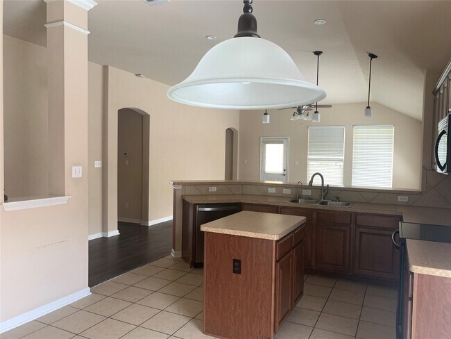 Building Photo - 1480 Stone Rim Loop