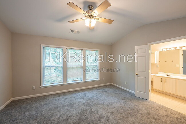 Building Photo - 2358 Towneview Ct SE