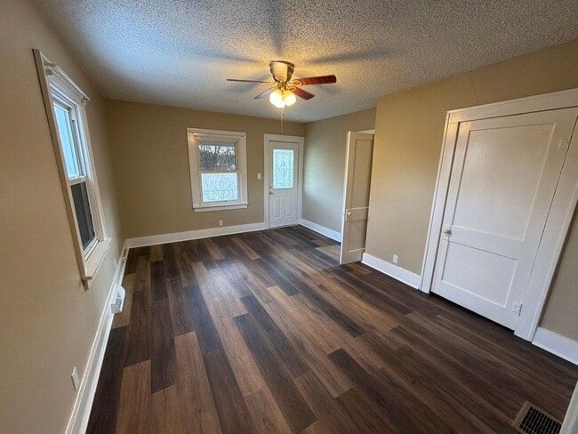 Building Photo - Two bedroom home on Weirton Heights