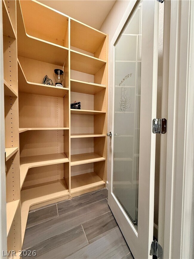 Building Photo - 8565 Hogan Falls Cir