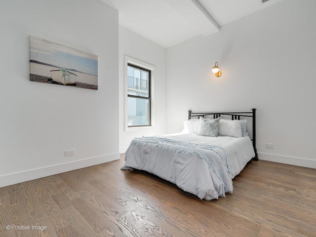 Building Photo - 4840 S Dorchester Ave