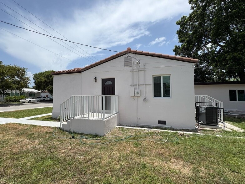 Building Photo - 1330 NW 51st Ter