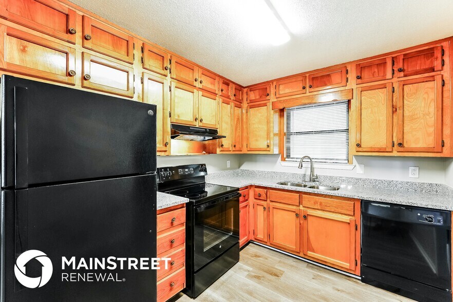 Building Photo - 5837 Willow Ridge Rd