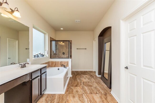 Building Photo - 4506 Hidden Oaks Wy