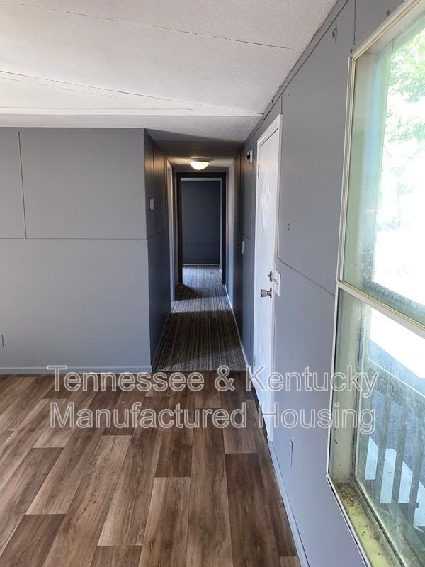 Building Photo - 1104 Columbia Ave