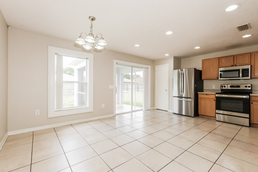 Building Photo - 2292 Blackwood Dr