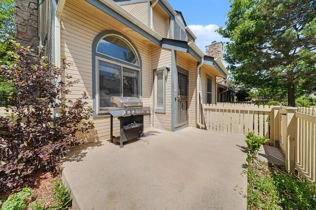 Building Photo - 8774 Allison Dr