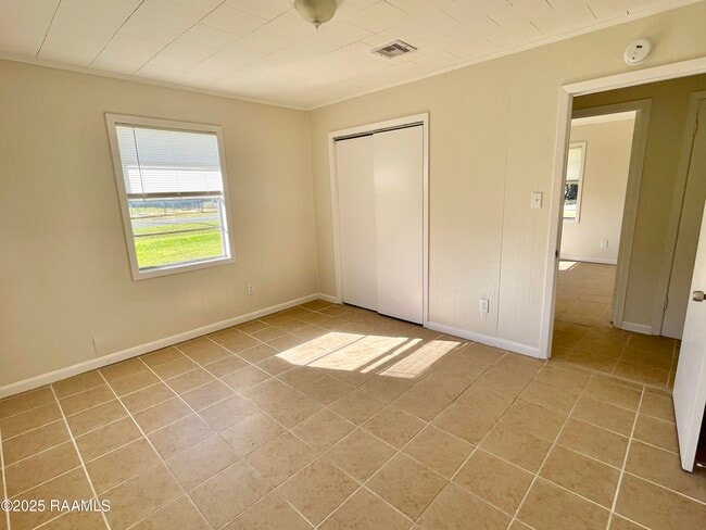 Building Photo - 1084 Red Barn Rd