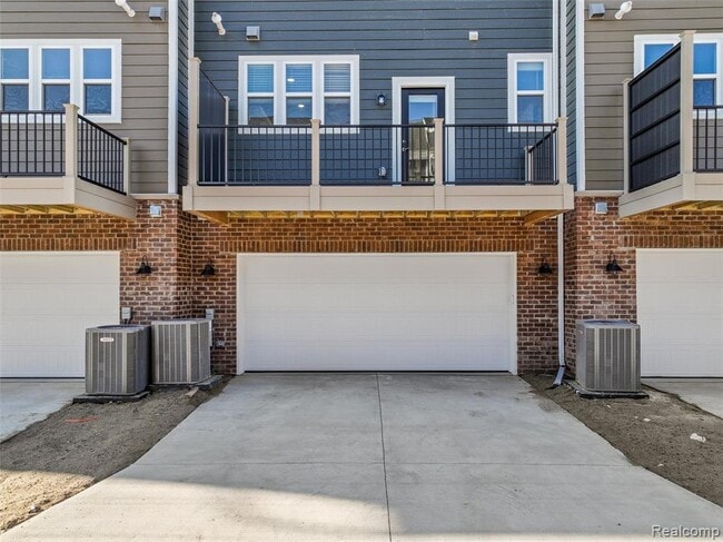 Building Photo - 43173 Atwood Ave