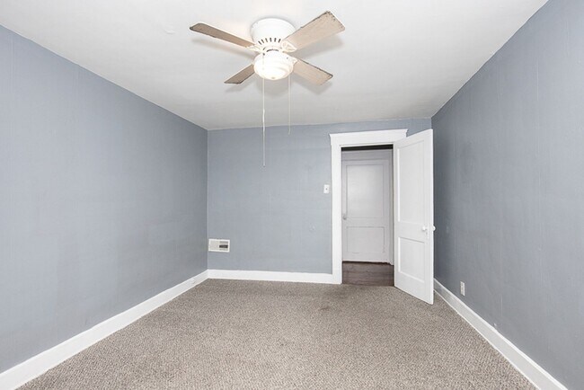 Building Photo - 2827 Avondale Ave