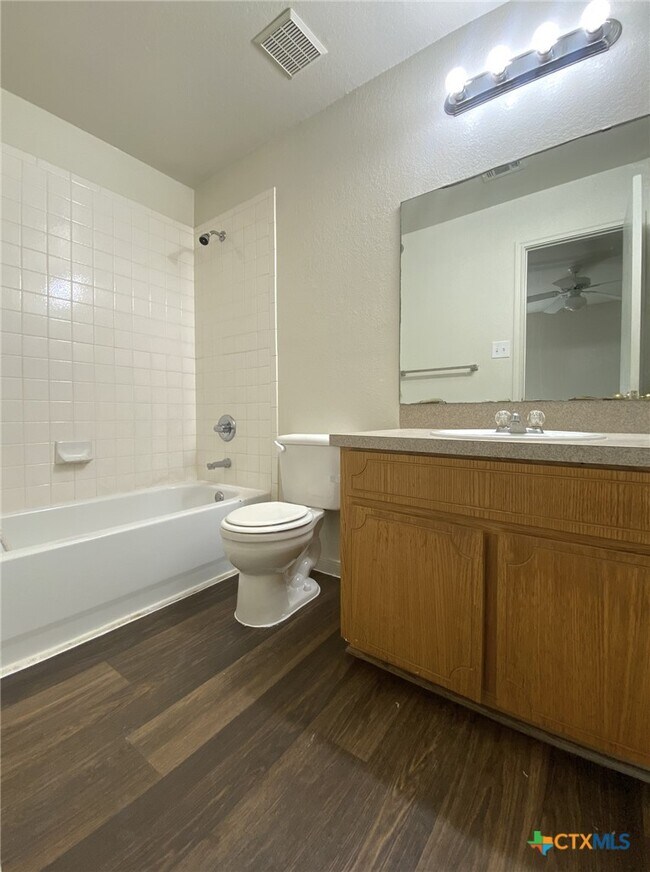 Building Photo - 334 S 40th St