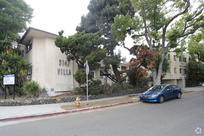 Building Photo - 3147 S Durango Ave